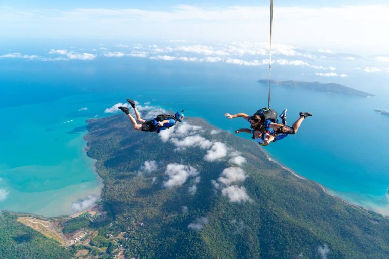 skydive-tandem-15000-above-earth-weather-the-best-location-australia