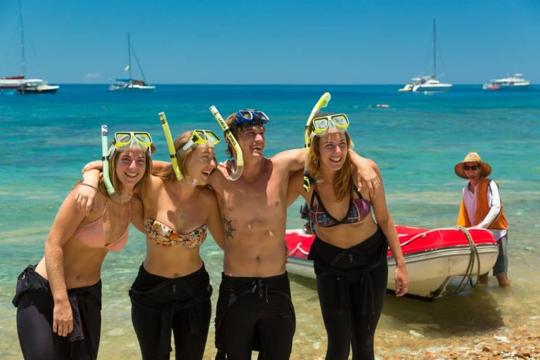 fun-cruise-whitsunday-2-days-backpackers-overnight-price-deal