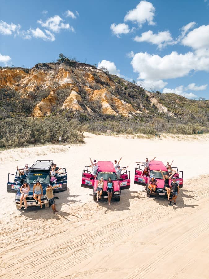 4x4-driving-on-the-beach-of-fraser-island-during-2-days-tour