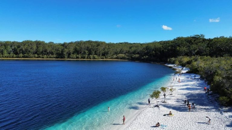 beach-lake-mc-kenzie-tour-fraser-island