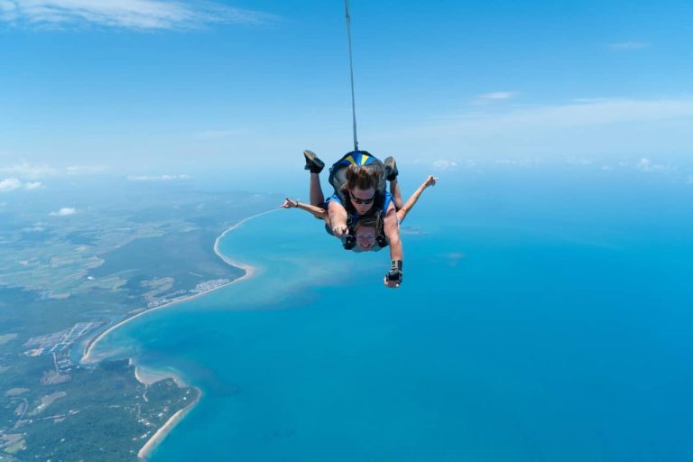 parachute-skydive-15000-ft-mission-beach-australia