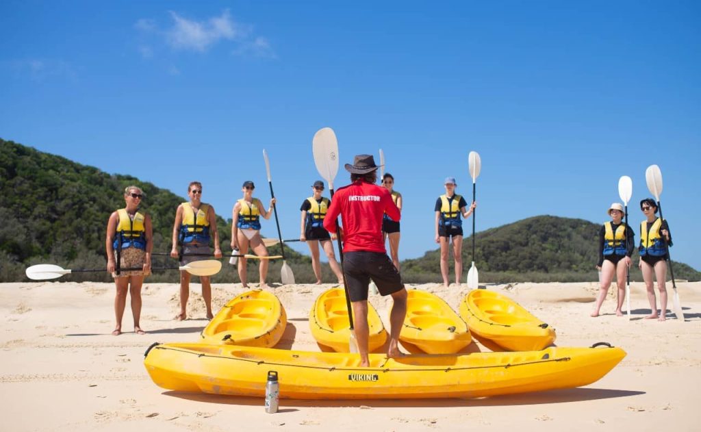kayaks-dolphins-noosa-first-time-turtles-national-park