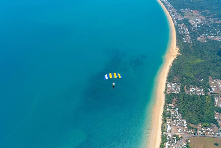 skydive-mission-beach-landing-on-the-beach-price