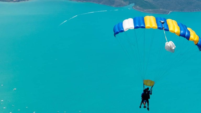 flying-sky-dive-where-in-australia-whistunday
