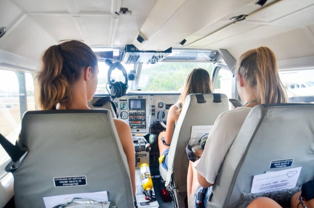 whitsunday-scenic-flight-heart-reef-airlie