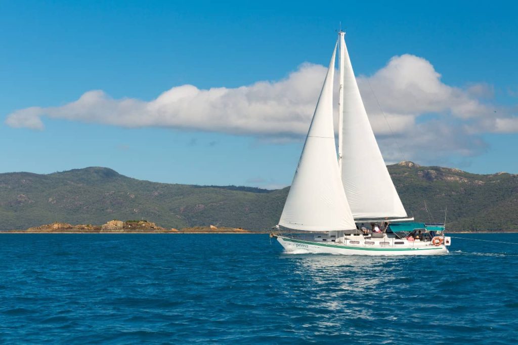 prima-boat-whitsunday-cruise-sailing-2-days