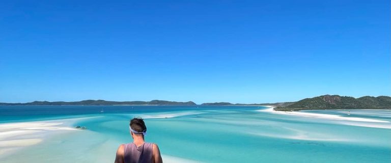 solo-traveller-whitehaven-beach-hill-inlet-great-barrier-reef