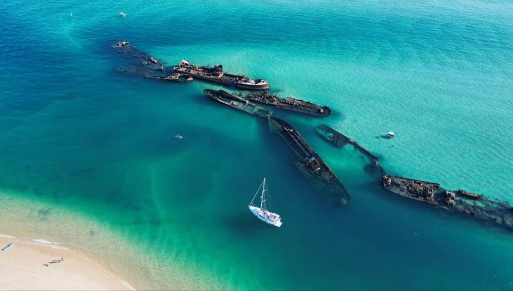 Tangalooma-wrecks-1-day-trip-tour-from-brisbane-snorkeling-kayaking