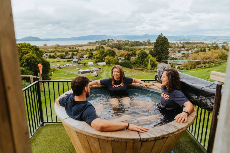 bain-chaud-Zorb-lac-Rotorua-Makoia