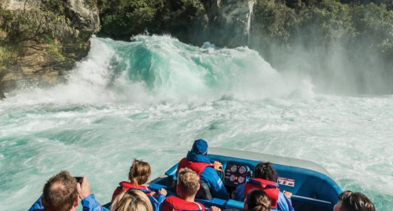 huka-falls-boat-jet-activity-new-zealand