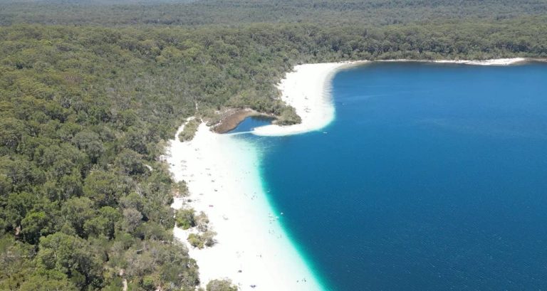 pristince-lake-mc-kenzie-swimming-tour-trip-from-rainbow-beach