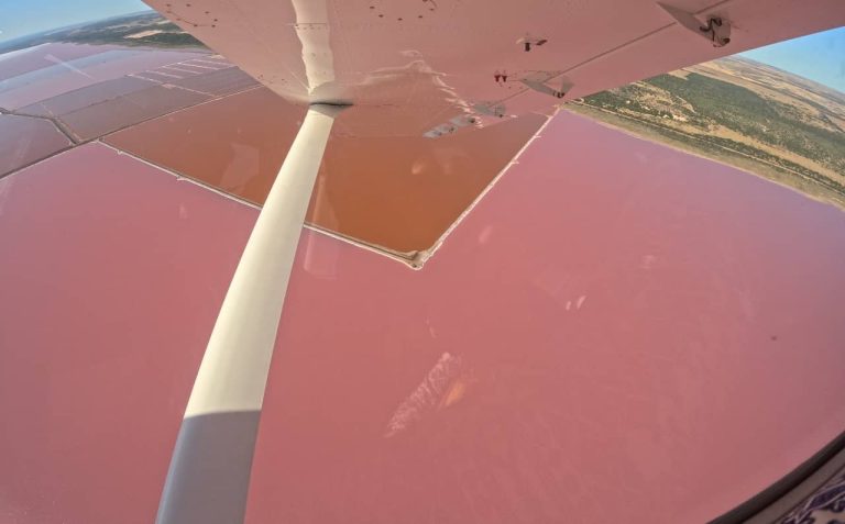 scenic-flight-hutt-lagoon-WA-pink-lakes-where-to-see