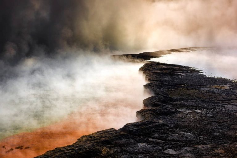 steam-waitapu-entry-new-zealand-north-island-activity-lady-knox-geyser-large