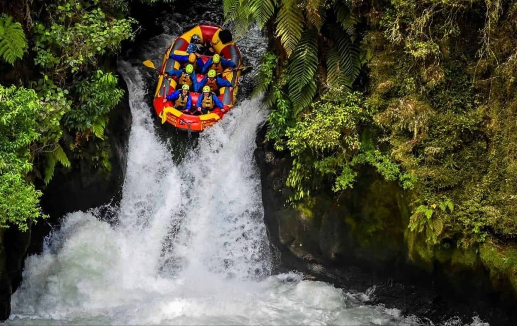 the-most-popular-rafting-in-new-zealand-rotorua