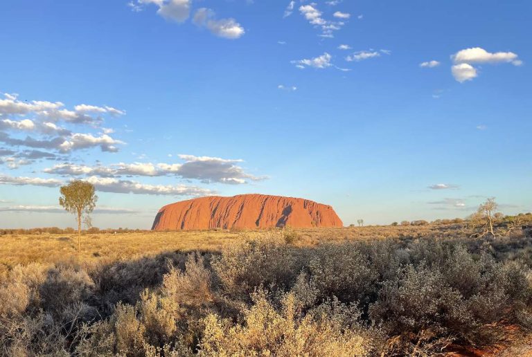 uluru-sunrise-tour-camping-swag-small-group-price-deal-backpackers