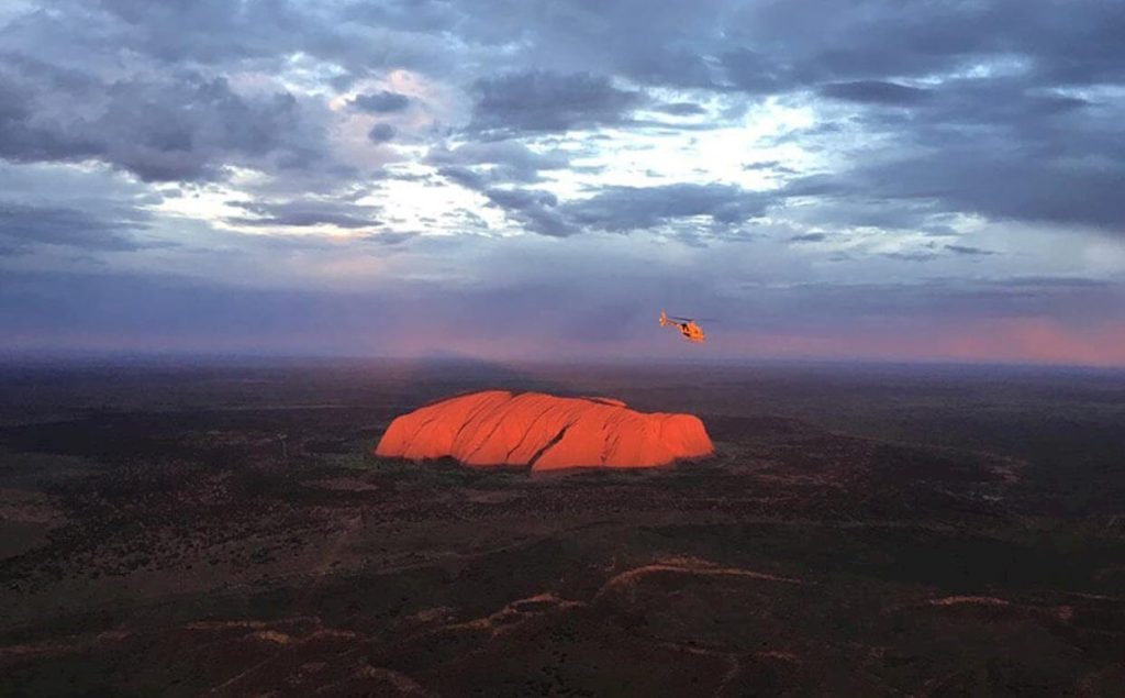 uluru-rock-sacrec-aboriginal-sunset-flight