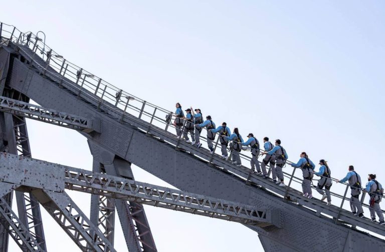 climbers-story-bridge-brisbane