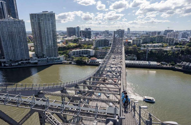 brisbane-from-the-top-bridge-highway-river-kangaroo-point