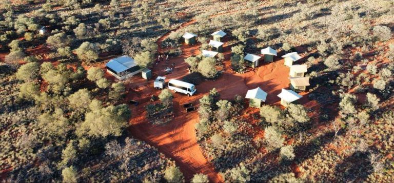 tent-tour-camping-ayers-rock-uluru-bush