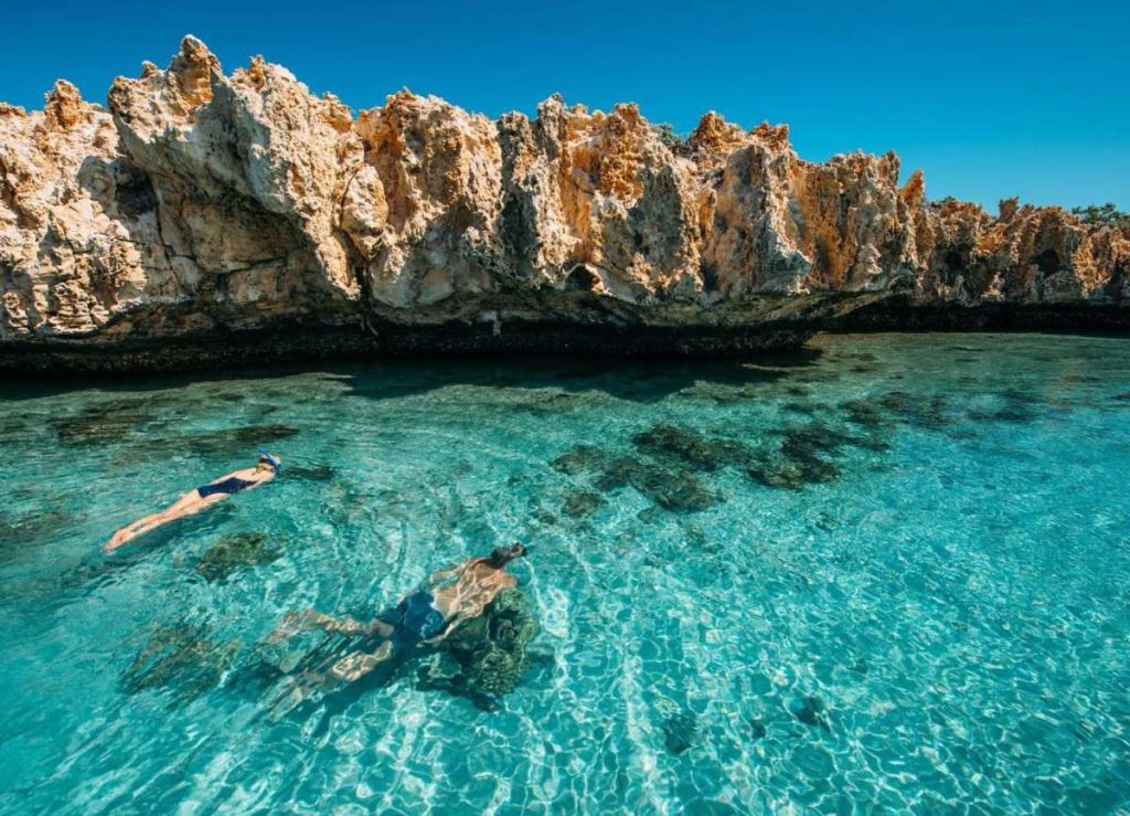 snorkeling-perth-exmouth-itinerary-ningaloo-dirk-hartog-tour-cruise