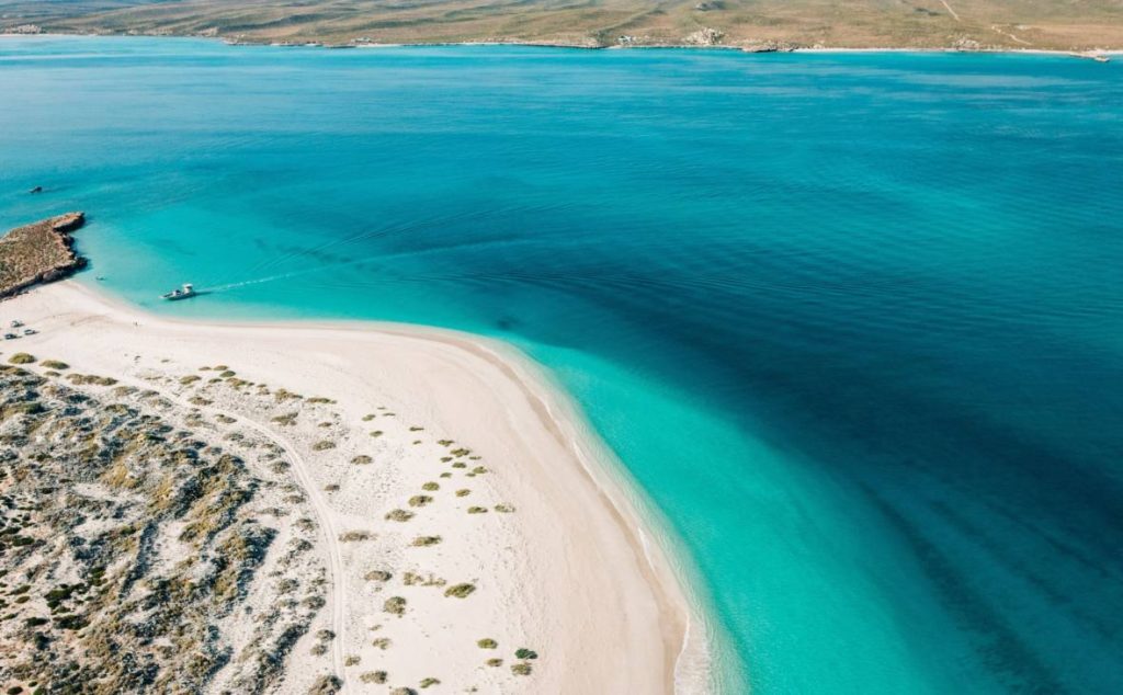 wester-australia-perth-exmouth-itinerary-denham-ningaloo-reef-tour