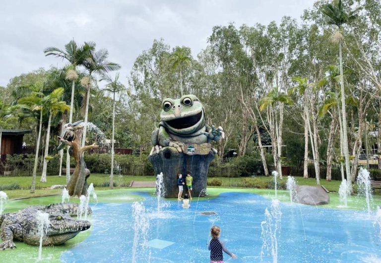 australia-zoo-1-day-ticket-entry-near-brisbane-best-price