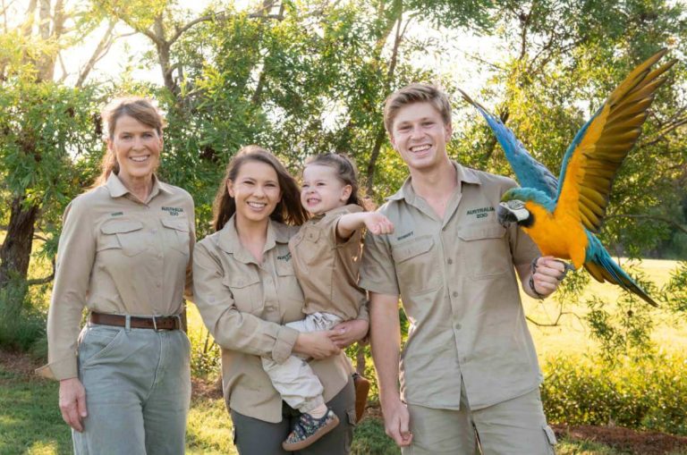australia-zoo-irwin-family-ticket-best-time-visit-brisbane-itinerary