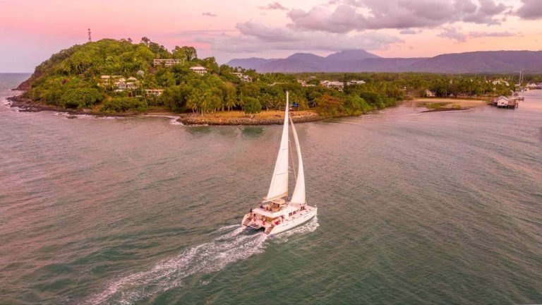 daintree-mountains-sunset-view-from-catamaran-port-douglas