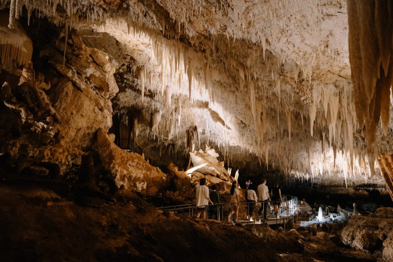jewel-cave-entry-tourist-attraction-margaret-river-coast
