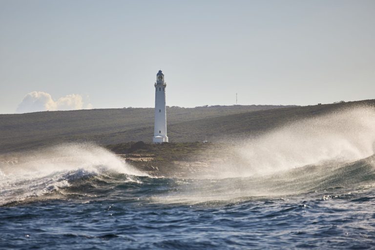perth-to-margaret-river-what-to-see-lighthouse-cape-leeuwin-tour